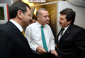 TOBB Başkanı Rıfat Hisarcıklıoğlu’nun da yer aldığı görüşmede Başbakan Erdoğan'la bir araya gelen Yumak, görüşmede Bayburt’un taleplerini içeren bir dosya sundu. (Detay için lütfen tıklayınız…)