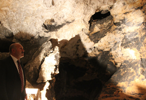 Çımağıl Mağarası’nın ulaşımı ve mağara içi aydınlatma sorununun çözümü için ilk defa 2007 yılında Avrupa Birliği tarafından desteklenen bir proje kapsamında adım atılmış fakat bu çalışma mağaranın sürekli turizme açılabilmesi için yeterli olmamıştı...